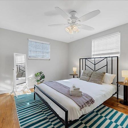 탬파 Designed And Cozy 1Br With Parking Near Stores 아파트 외부 사진